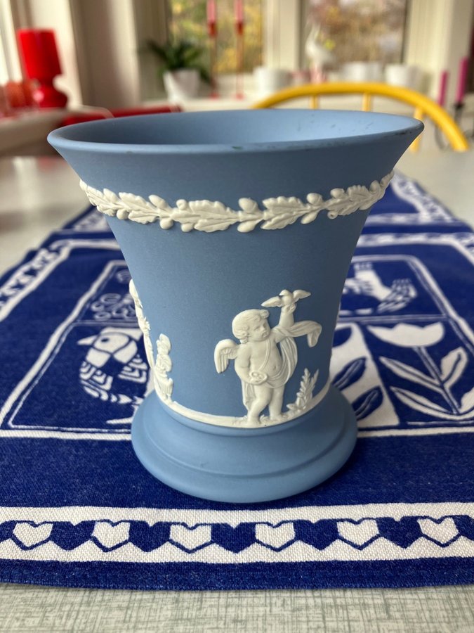 Blå vas vintage WEDGWOOD PORSLIN