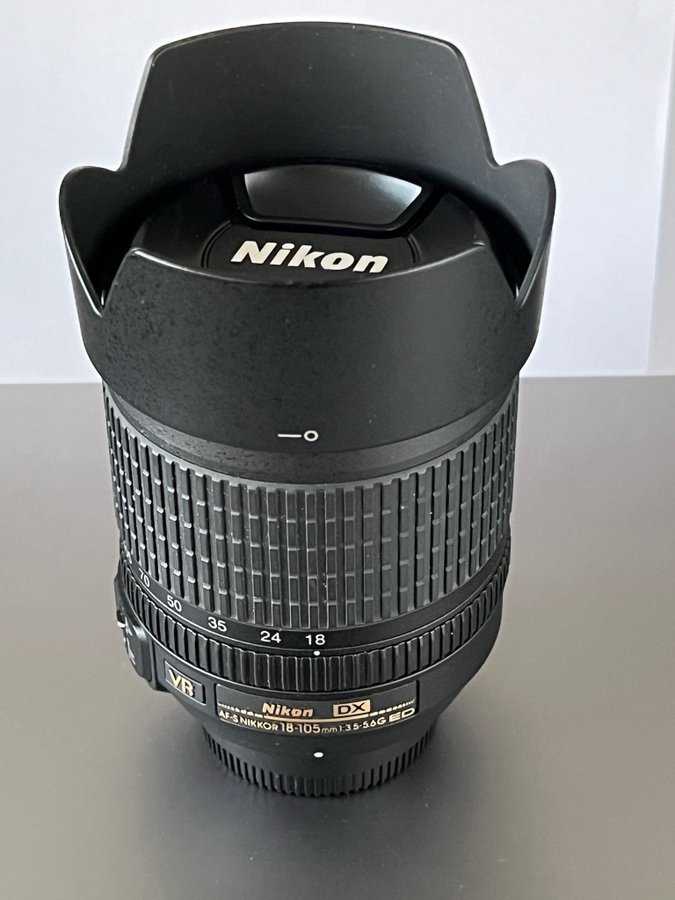 Nikon AF-S DX NIKKOR 18-105mm f/3.5-5.6G ED VR Objektiv