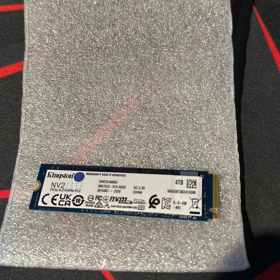 Kingston NV2 4TB PCIe 4.0 NVMe M.2 SSD helt ny utan ladan