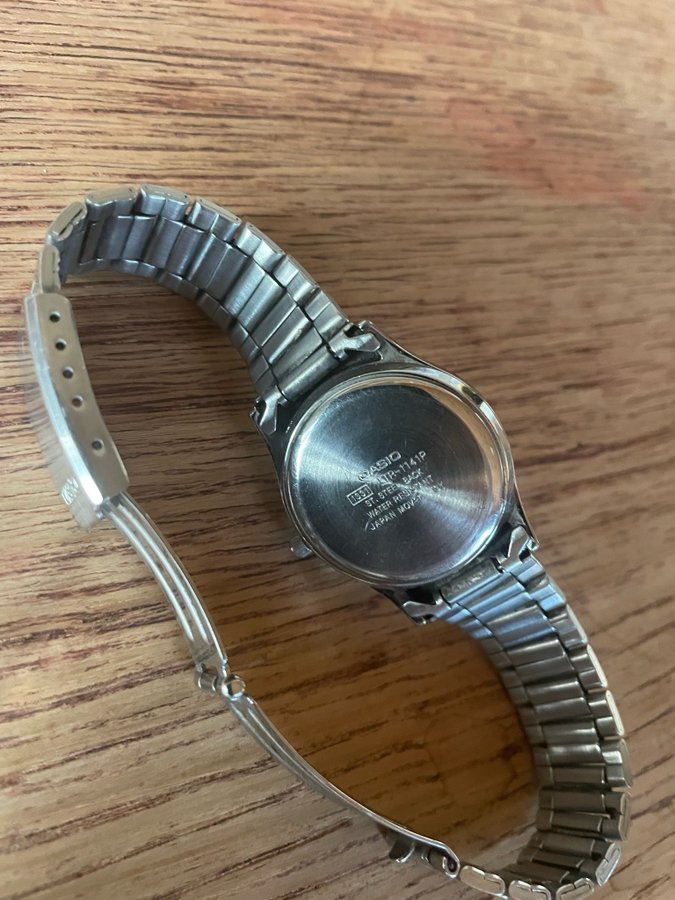 Casio Damklocka i Silver