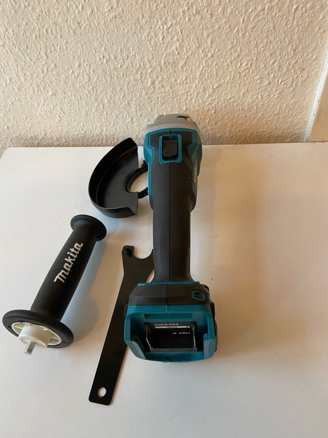 Makita DGA404 Vinkelslip 125mm (utan batterier och laddare )