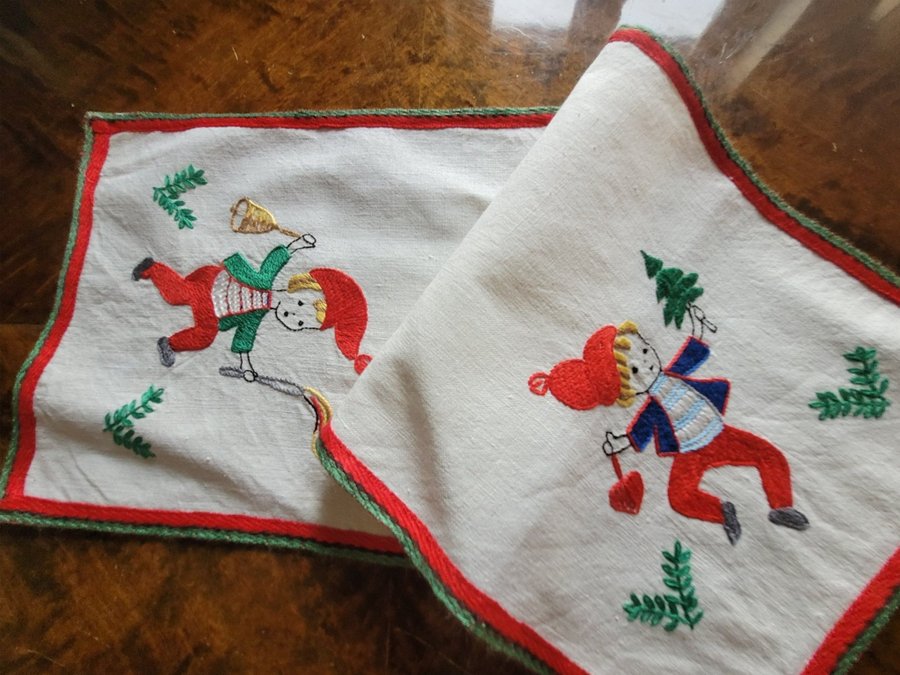 Söt gammal jul duk handbroderad tomtenissar 21×60cm