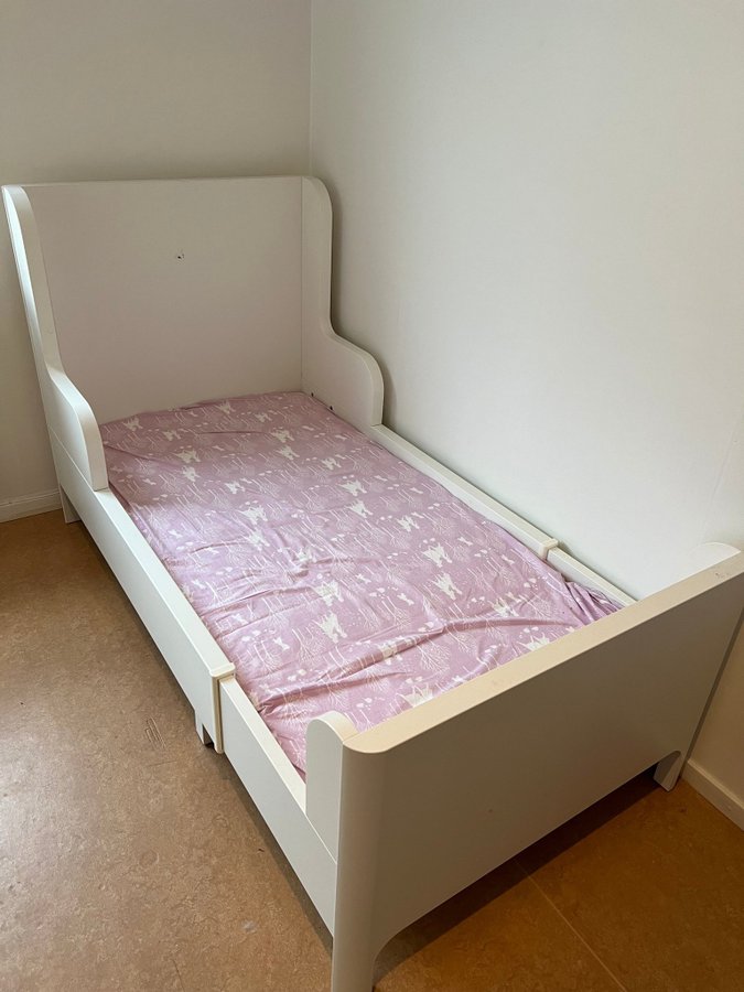 White Junior Bed