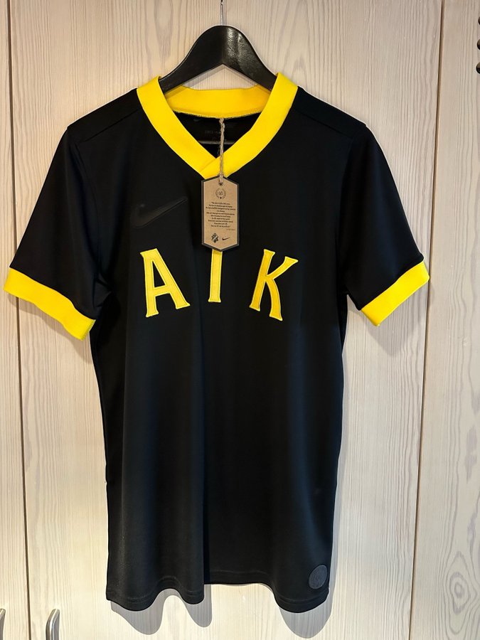 AIK matchtröja - Allsvenskan 100 år - Överskott till AIK-Tifo