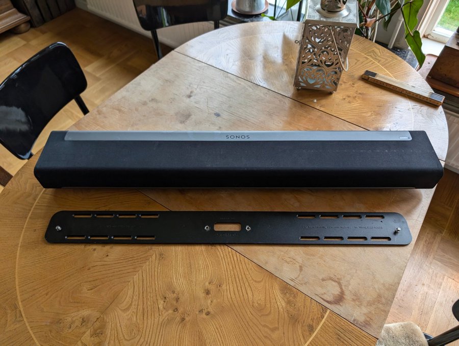 Sonos Soundbar med väggfäste