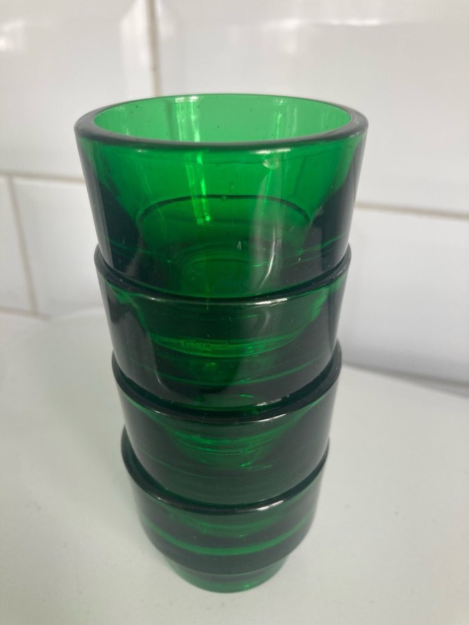 4 stycken äggkoppar grönt glas retro