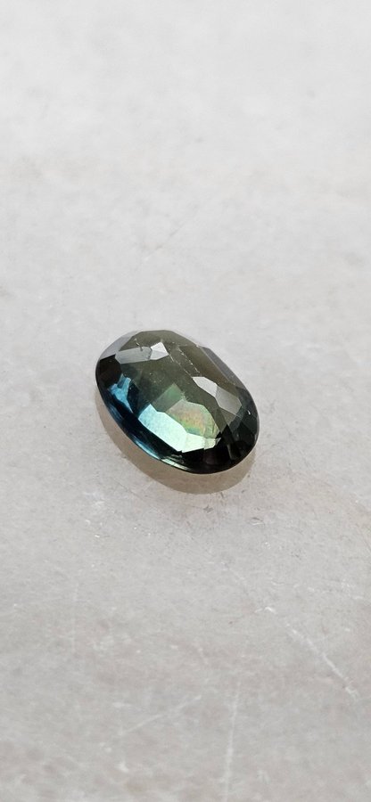 Naturlig Blågrön Safir 0.94Ct