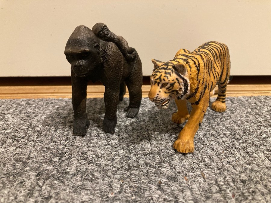 Schleich gorilla med unge och tiger