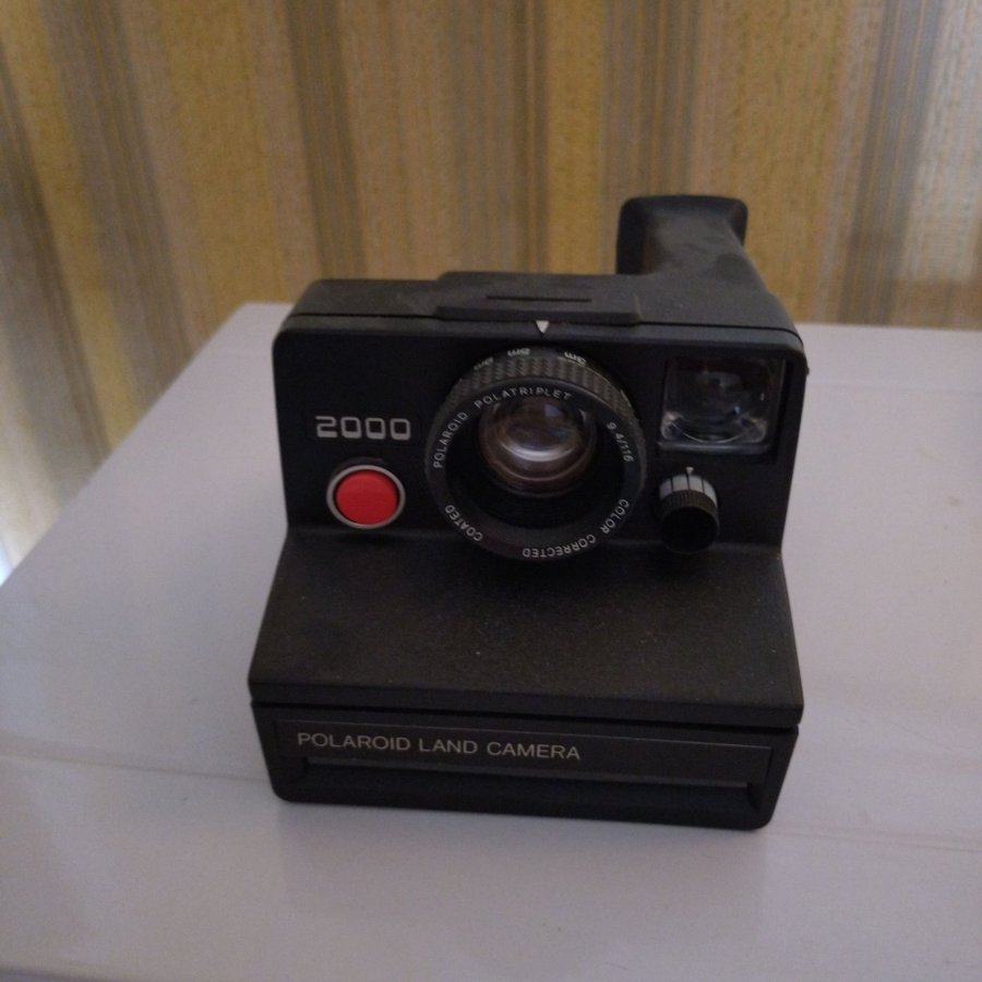 Polaroid Land Camera 2000