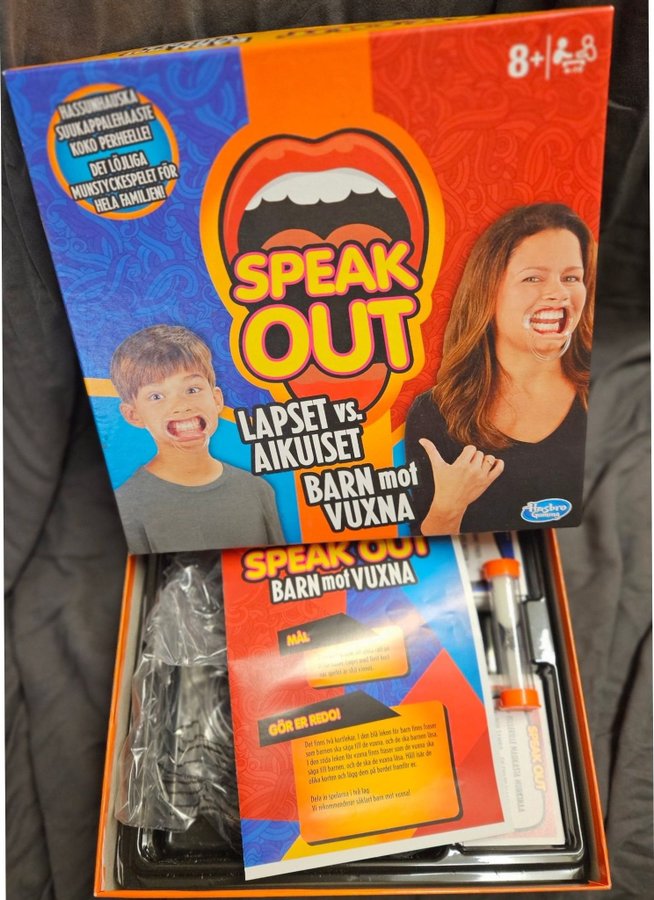 Speak Out spel Barn mot Vuxna