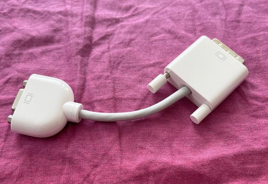 Apple DVI hane till VGA hona adapter kabel, original i prima skick