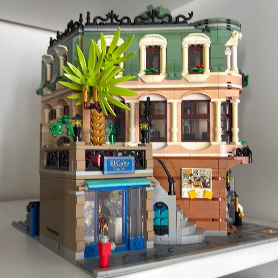 LEGO Icons Hyggeligt hotel 10297