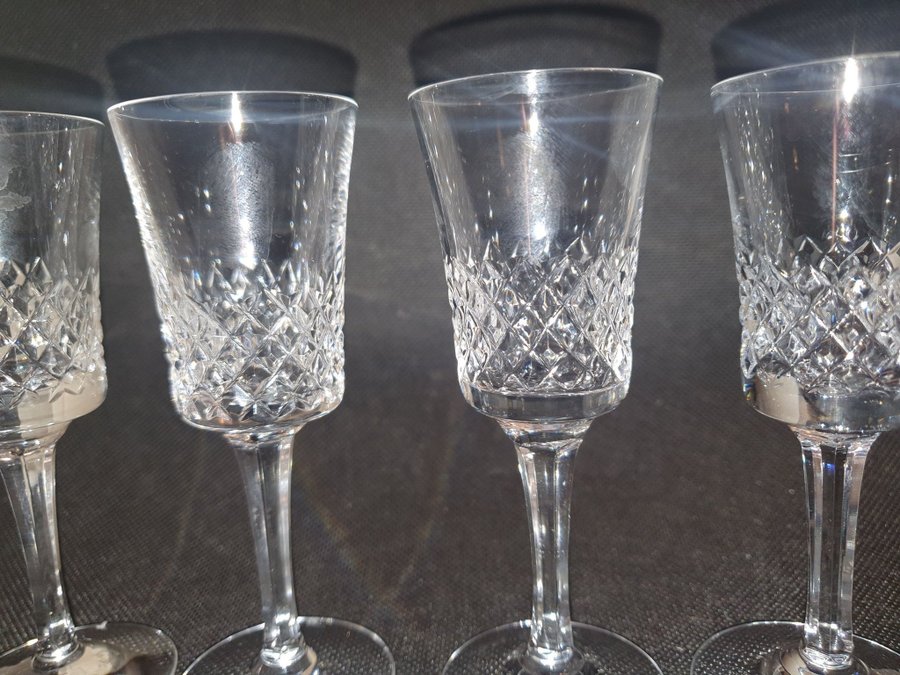 4 stycken signerade snapsglas i kristall - Boda - med diamantslipning - nr 2