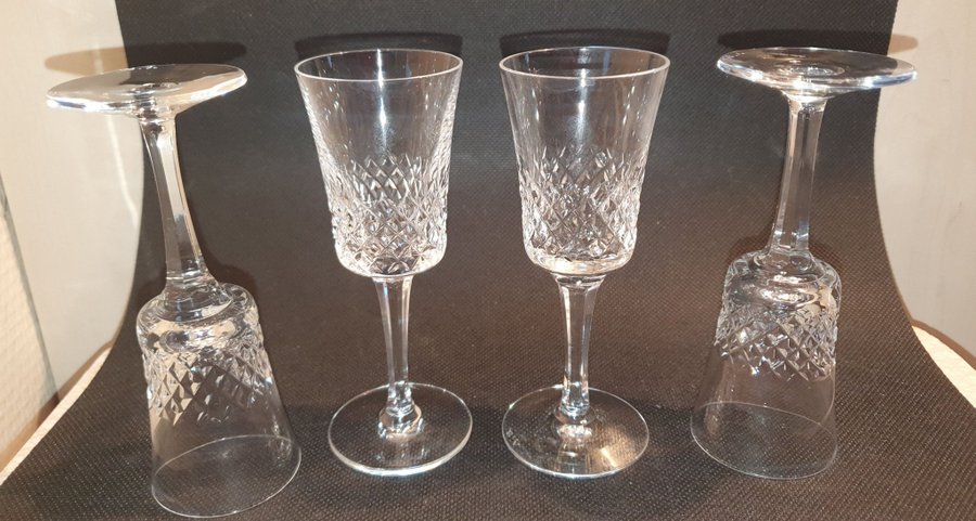 4 stycken signerade snapsglas i kristall - Boda - med diamantslipning - nr 2