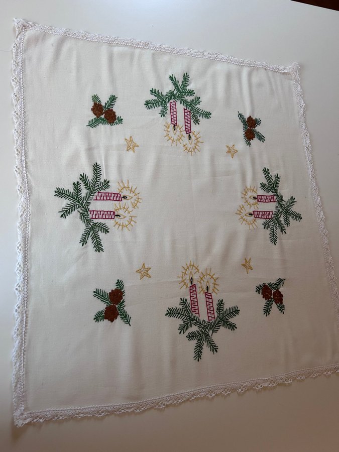 Julduk med broderi