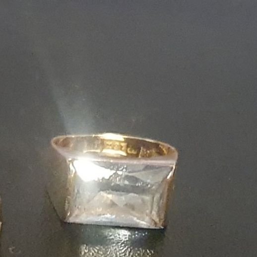 18k äkta guld med blå sten aquamarine