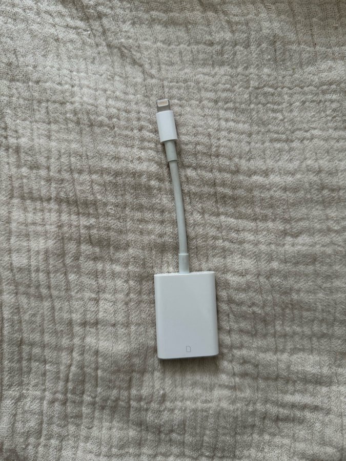 Apple Lightning to SD Card Camera Reader