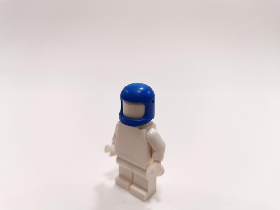 Lego - tillbehör - huvudbonad - hjälm - space - thich chin - part 193b2 - blå