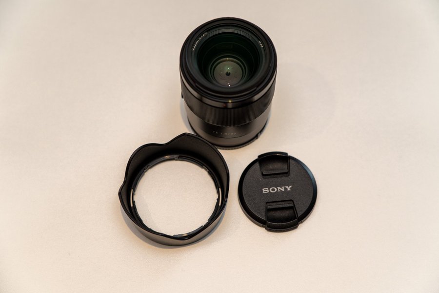 Sony FE 35mm f/1.8