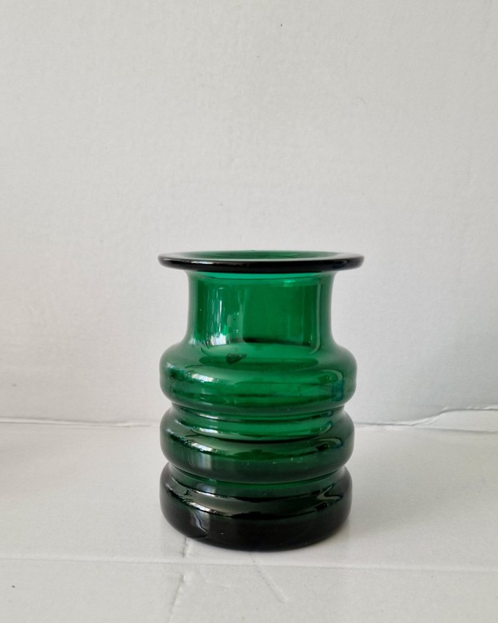 Grön glasvas finska design 60 talet vas retro vintage