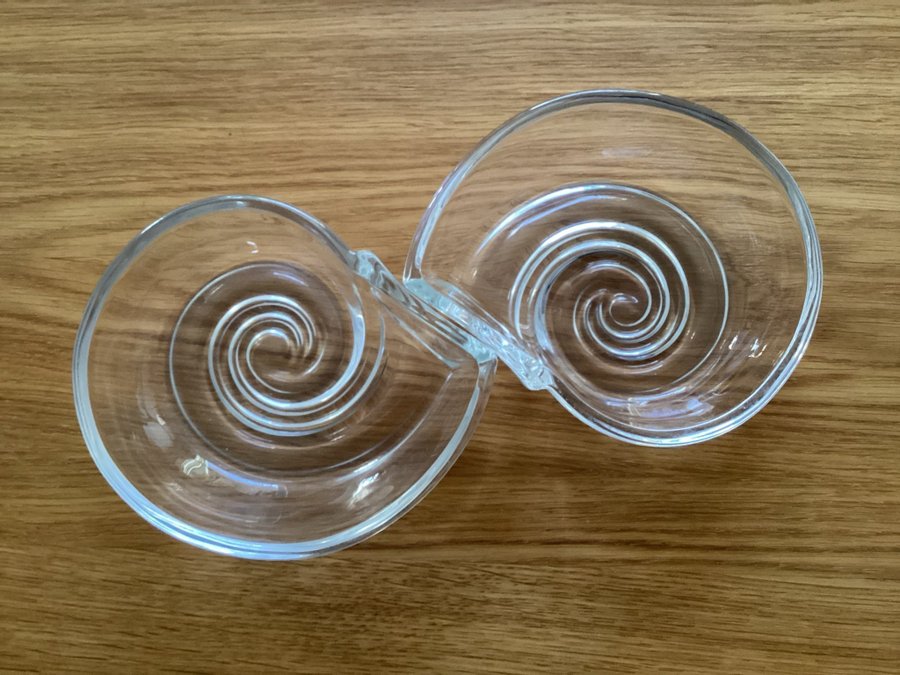 Snäckskålar i glas, retro, 2st