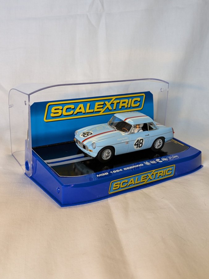 Scalextric C.3312 MGB 1964 Sebring