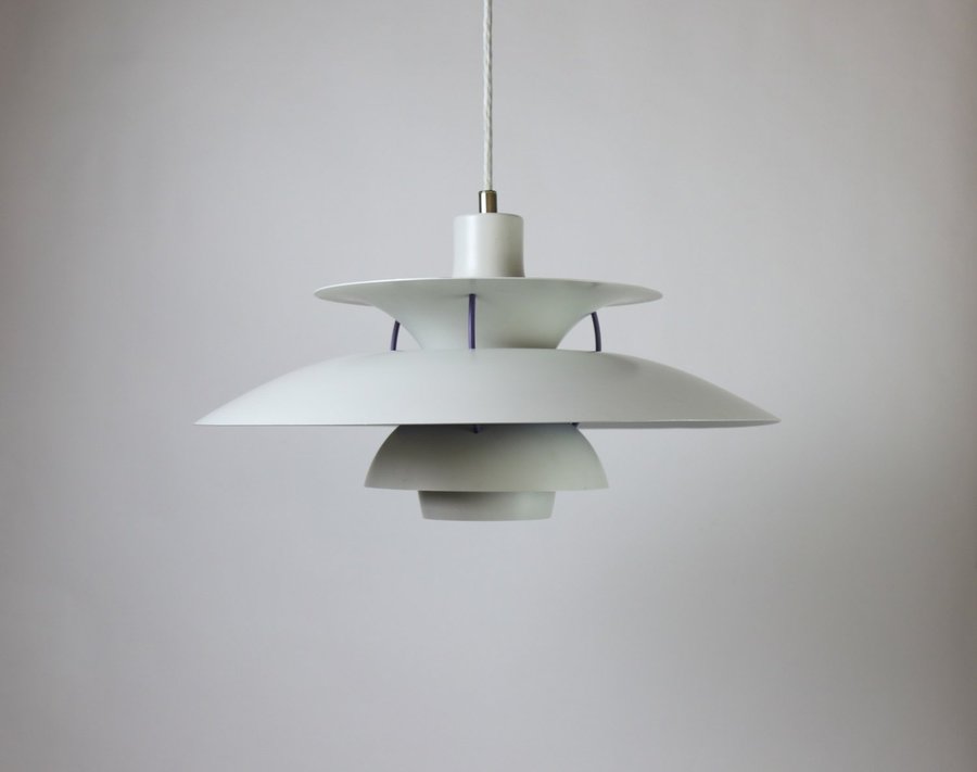 PH5 vit Poul Henningsen Louis Poulsen Danmark designklassiker