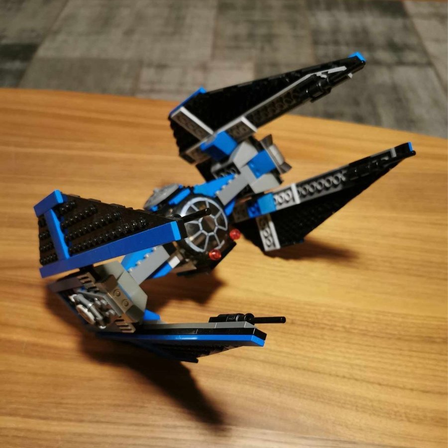 LEGO Star Wars TIE Interceptor