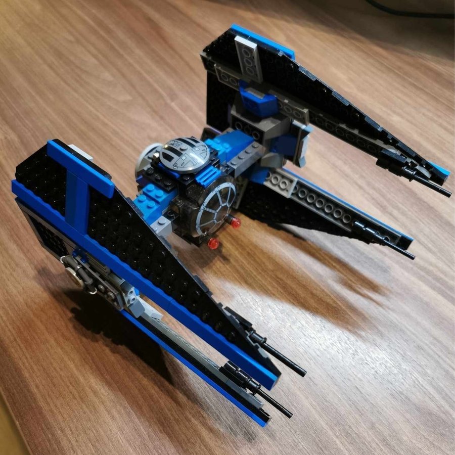 LEGO Star Wars TIE Interceptor