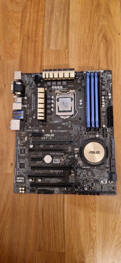 ASUS Z97-A Moderkort  Gainward GTX 570 Grafikkort