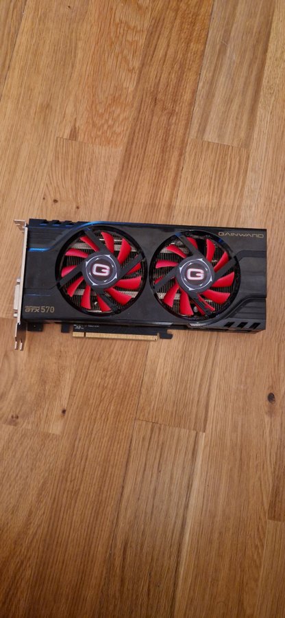 ASUS Z97-A Moderkort  Gainward GTX 570 Grafikkort