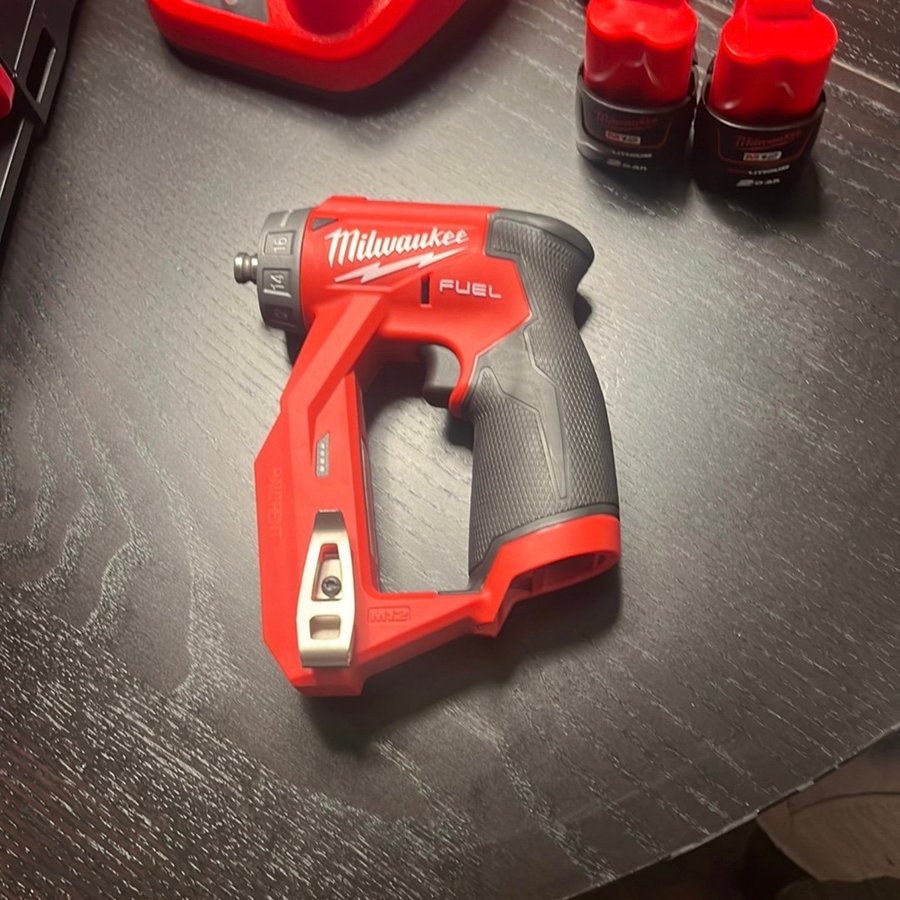 Milwaukee M12 FDDX skruvdragare