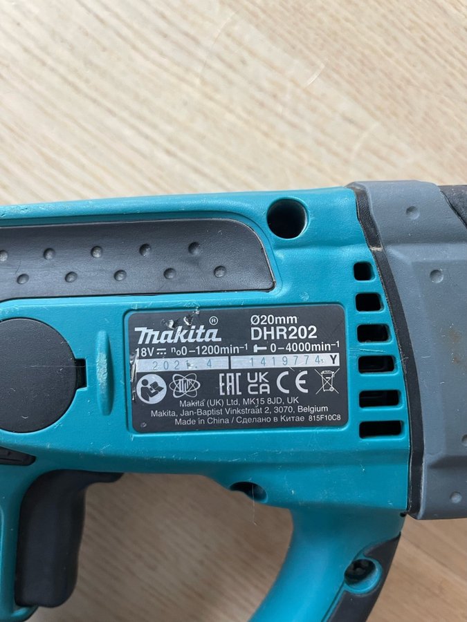 Makita DHR202 18V Slagboremaskine med 4.0Ah batteri