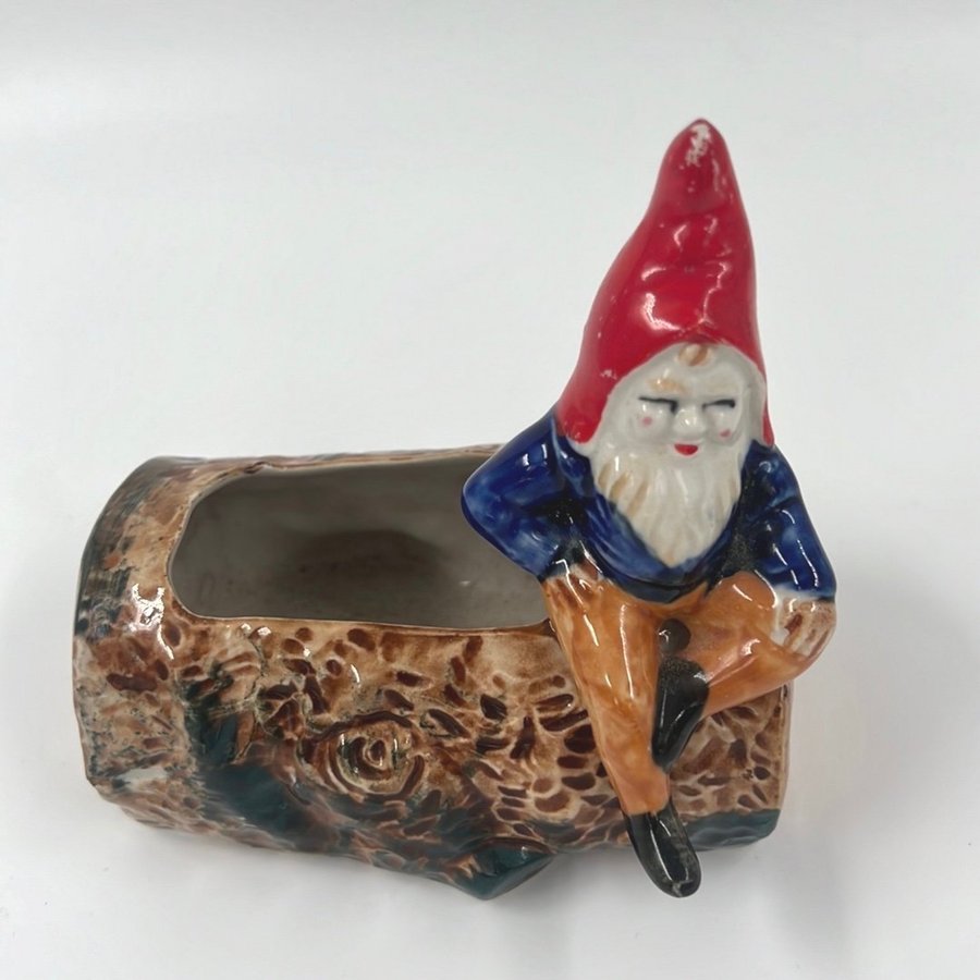 Tomte på stubbe - Keramikfigur