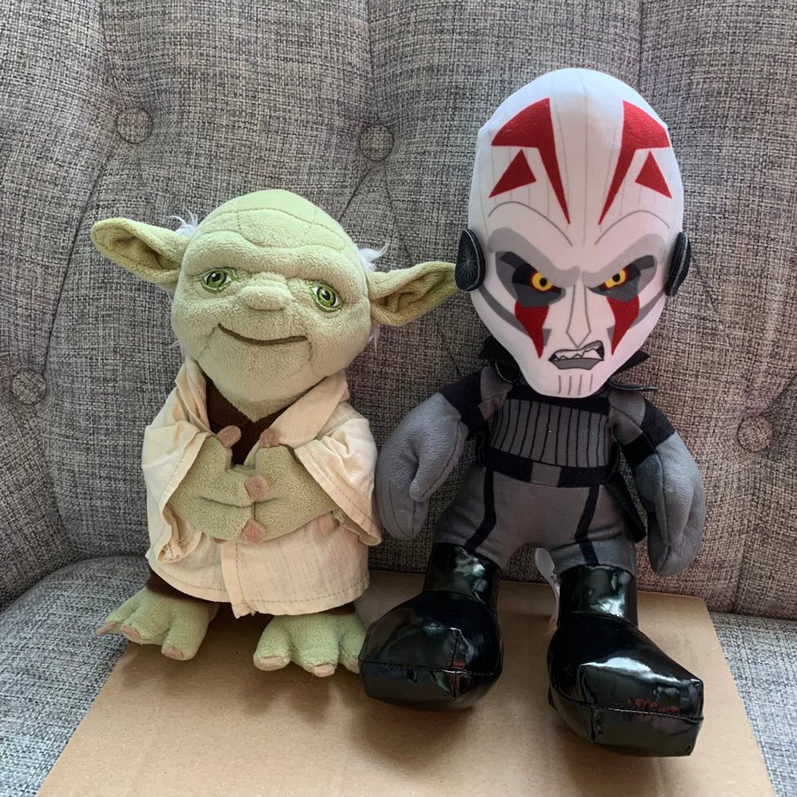 Välanvänd Yoda med fräsch Star Wars kompis gosedjur