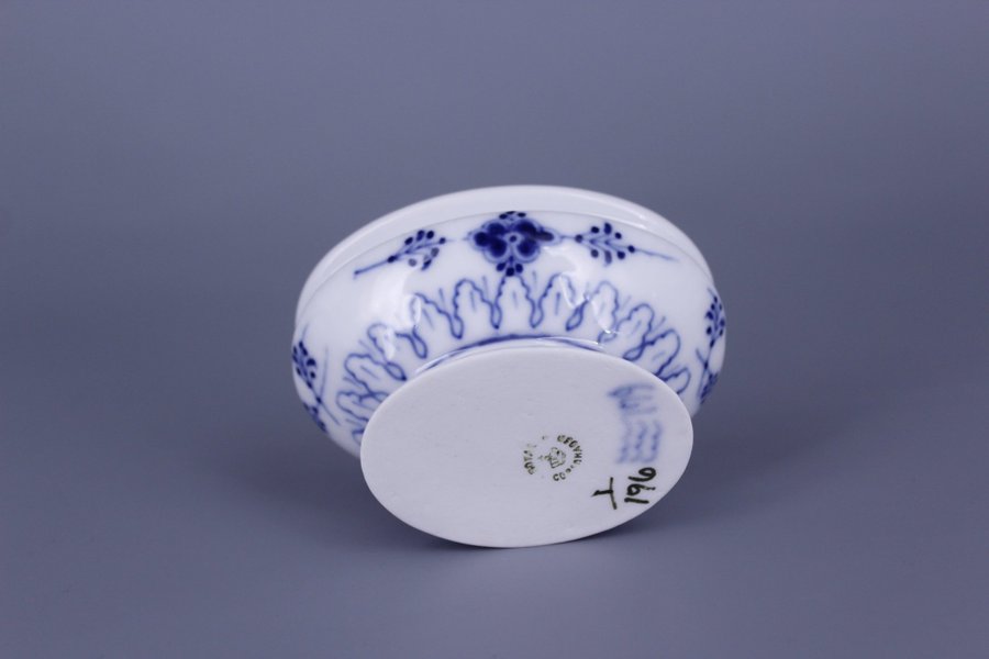 Royal Copenhagen Blue Fluted Plain no 195 Unique Small Bowl Salt Dish