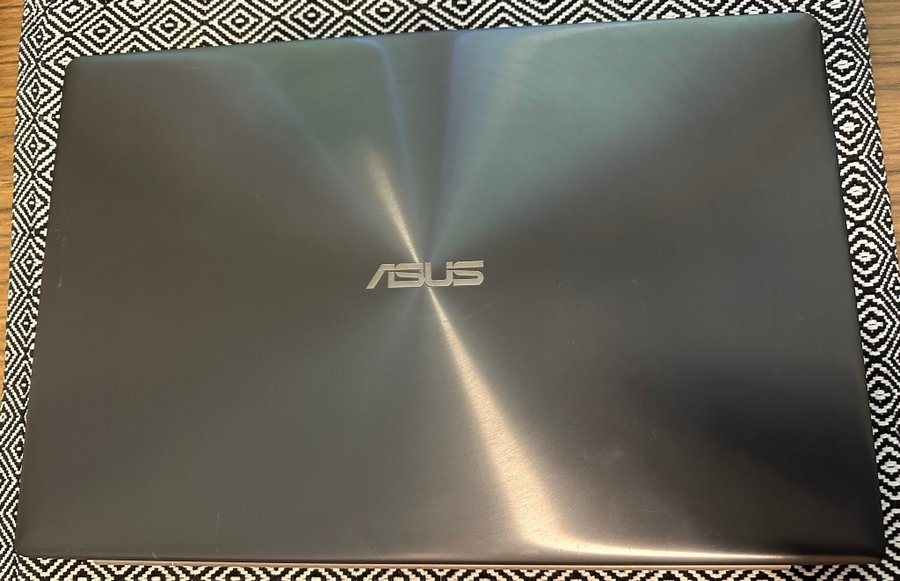 ASUS Laptop skärm 15.6