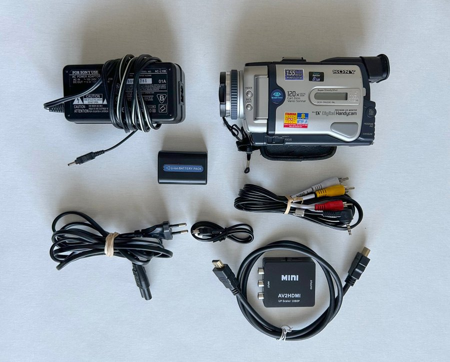 Sony DCR-TRV30 - MiniDV videokamera inkl. HDMI adapter