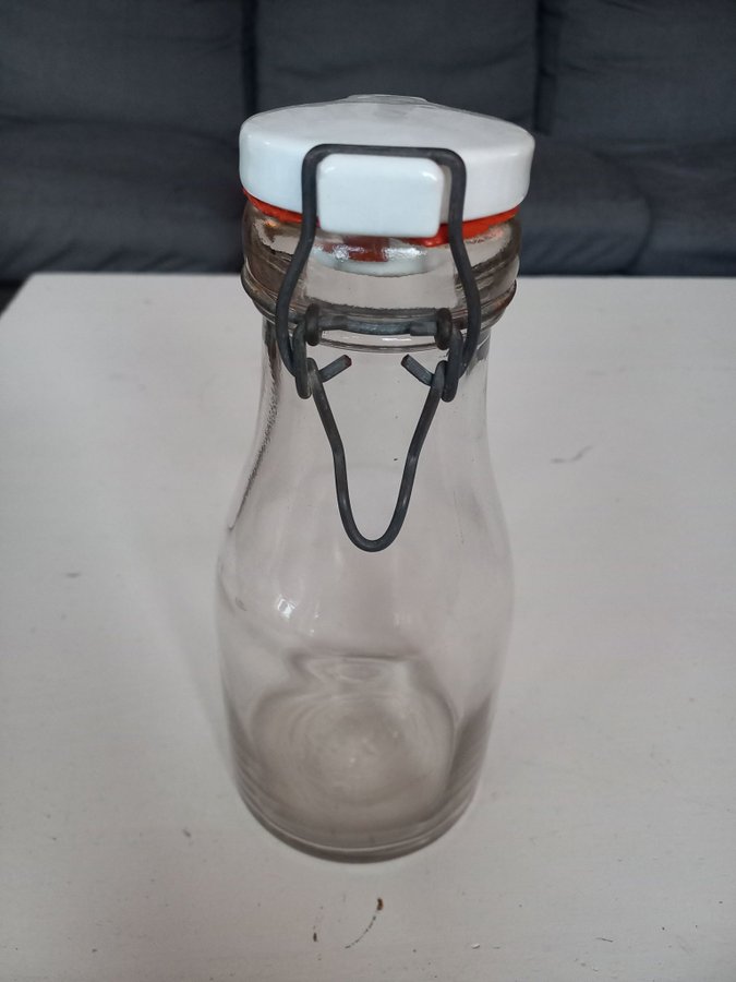 Vintage GLASBURK med PORSLINSLOCK konserveringsglas patentlock glasflaska 2