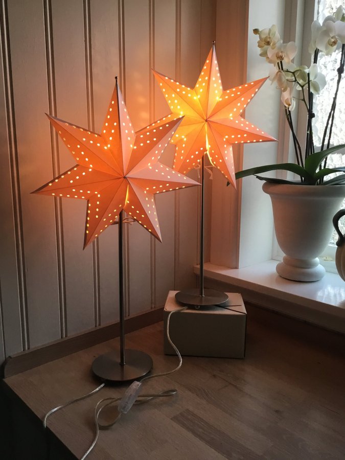 Julstjärna / Adventsstjärnor - fönsterlampa / lampfot med stjärna till jul