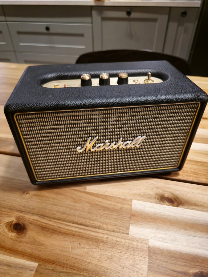 Marshall Acton I trådlös bluetooth-högtalare (svart)