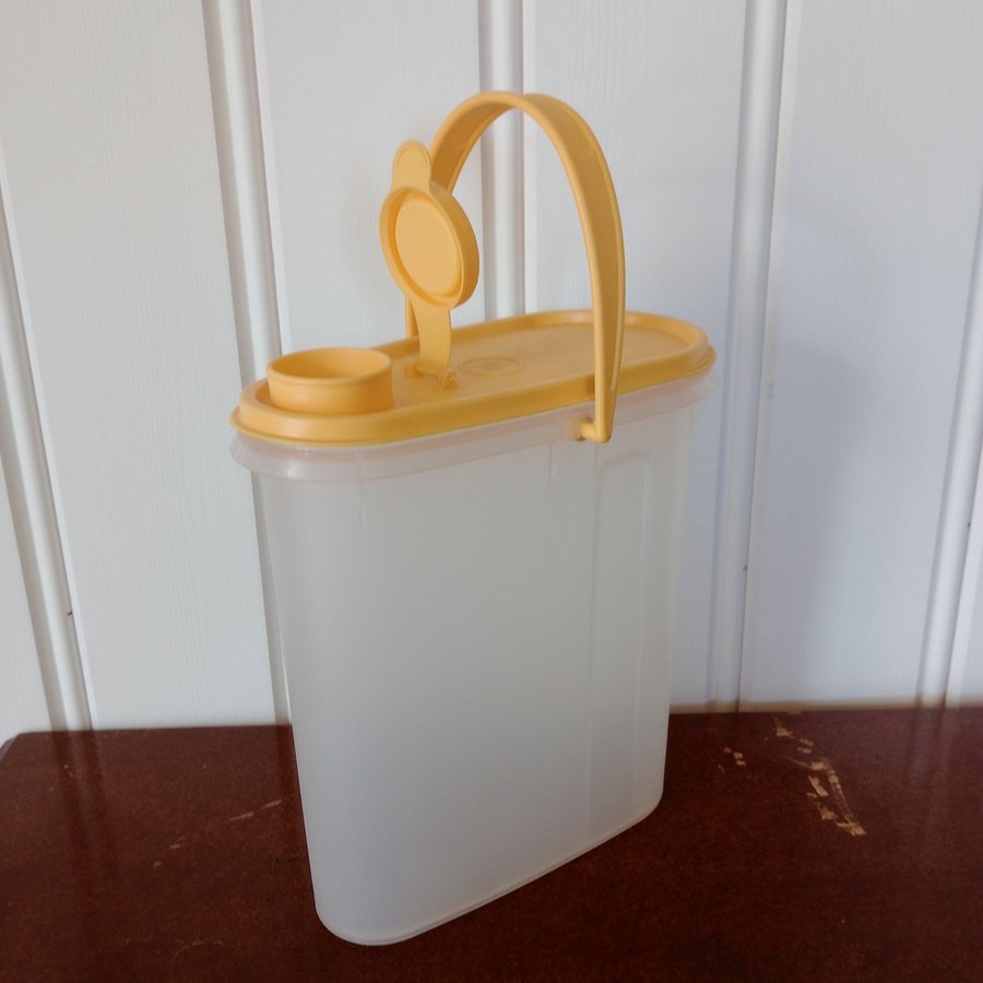 Tupperware slimline 2liter behållare med handtag gul lock