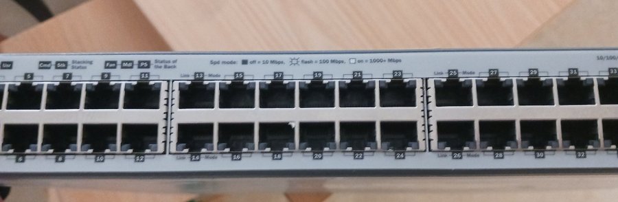 HP E3800 - 48 slots network switch