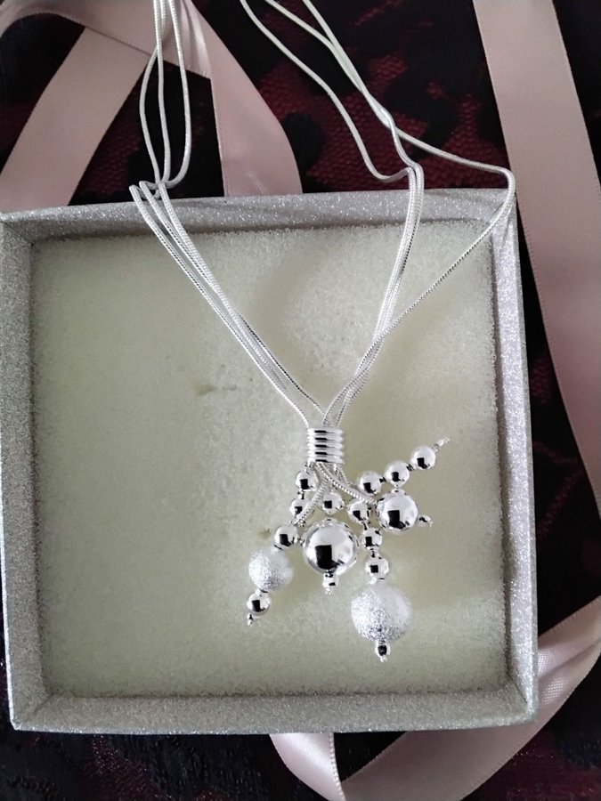 Silverhalsband sterling 925 med kulor och tre länkar silverpläterat 925 stämpl