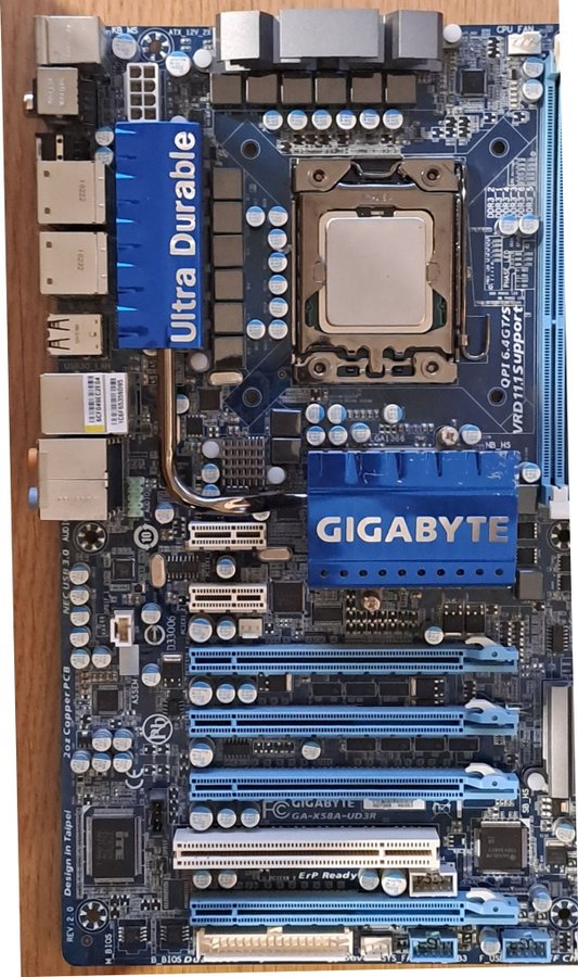 Intel Core i7-processorer +Gigabyte GA-X58A-UD3R Moderkort