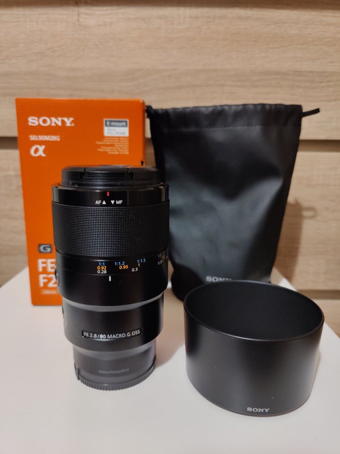 Sony FE 90mm f28 Macro G OSS