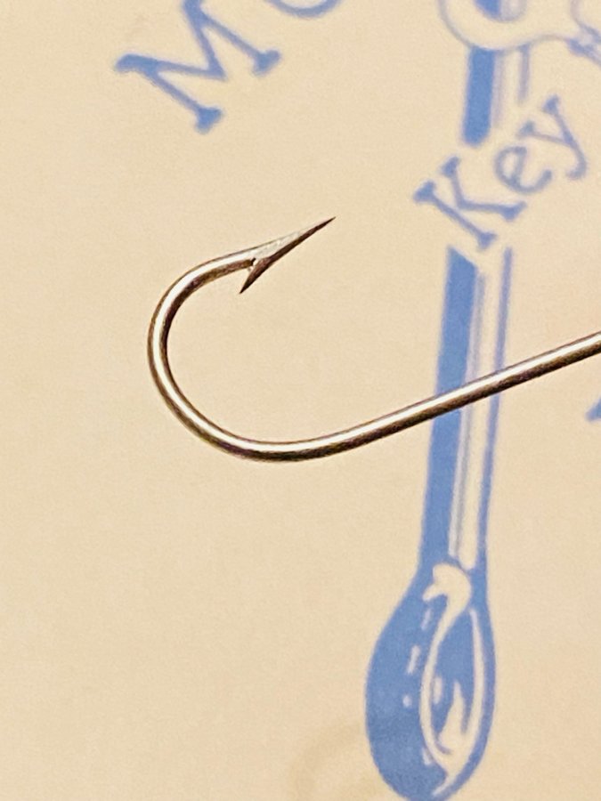 MUSTAD nr18 Qual 1982 A 100st kvalitetskrokar i sin original ask !