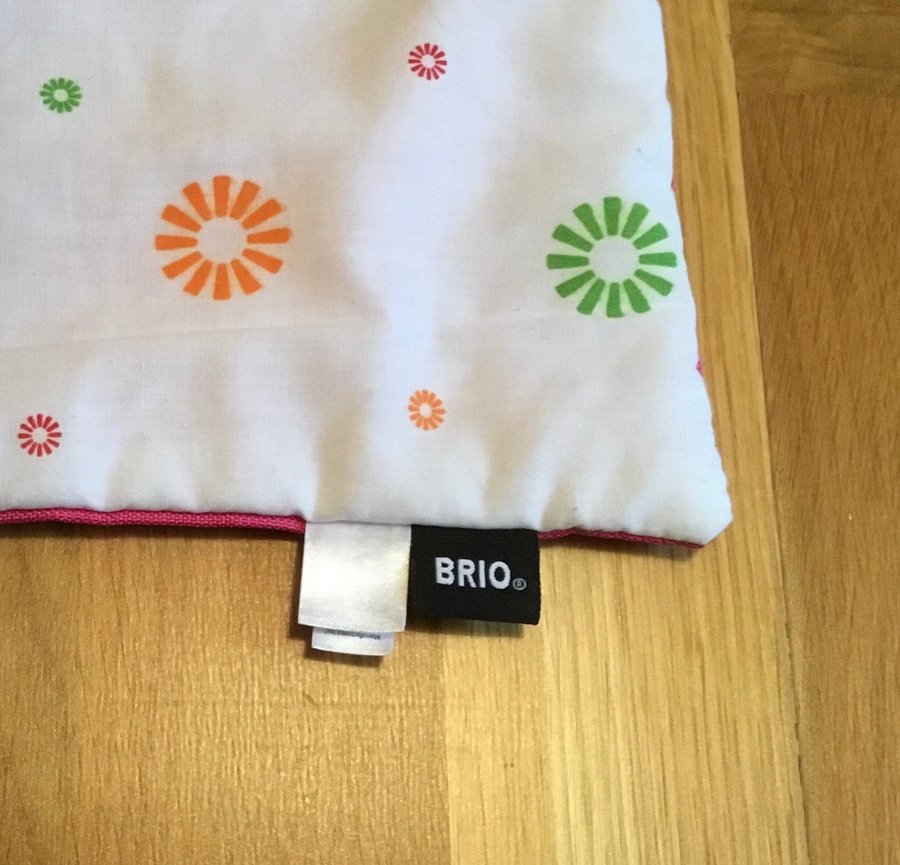 Docktillbehör bäddset täcke och kudde i fint skick, BRIO