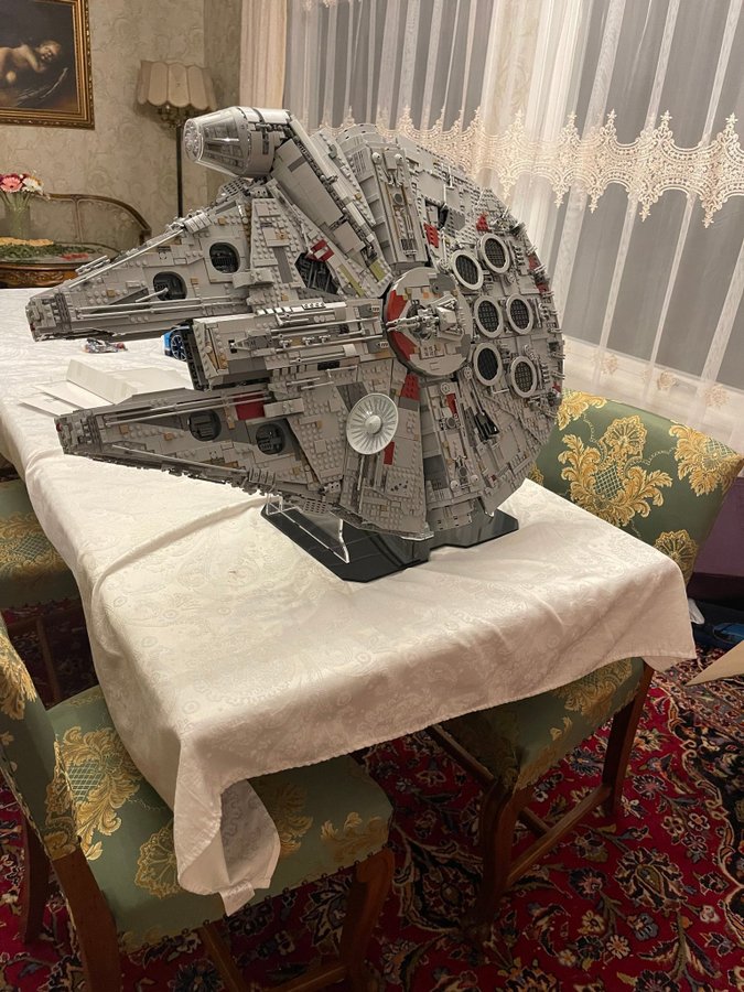 LEGO Star Wars Millennium Falcon 75192