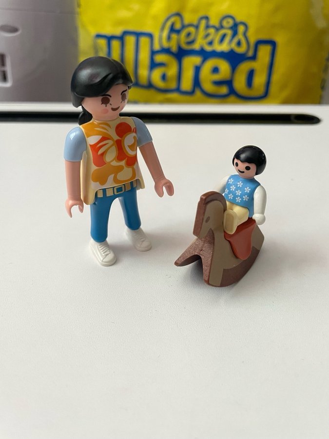 Playmobil Mamma med barn på gunghäst